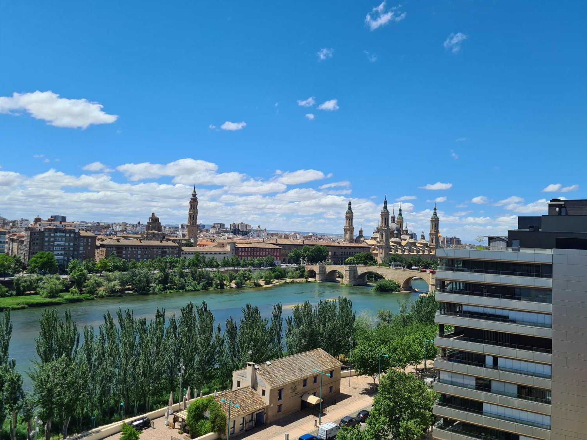 Dos Torres Ribera Play & Relax Con Jacuzzi Y Cine Apartment Zaragoza Luaran gambar
